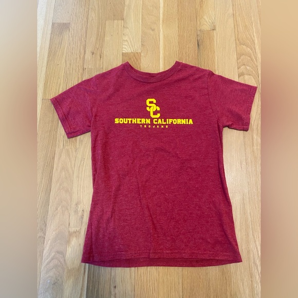 USC Trojans T-shirt fits like size small but is a medium - Picture 4 of 5